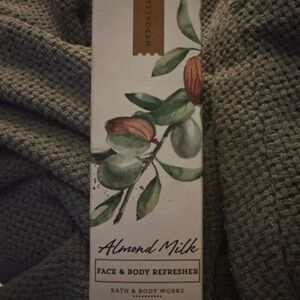 Bath & Body Works Almond Milk Face & Body Refresher - new in box